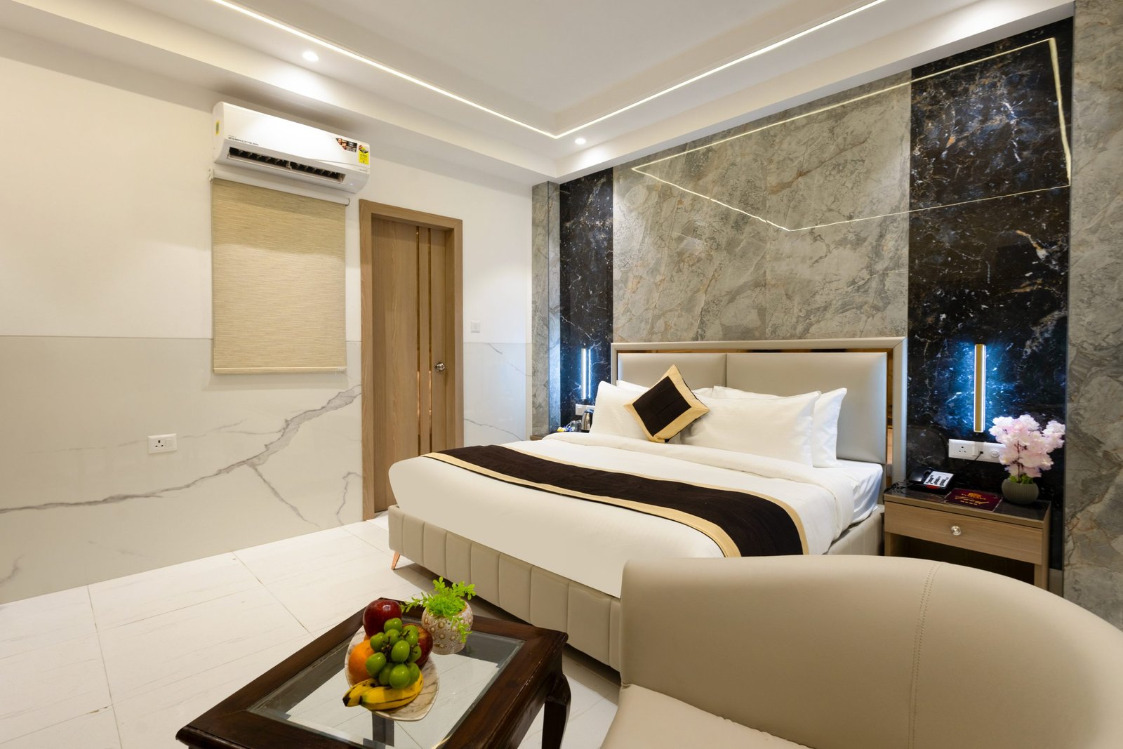 Family suite bedroom near IGI Airport Delhi