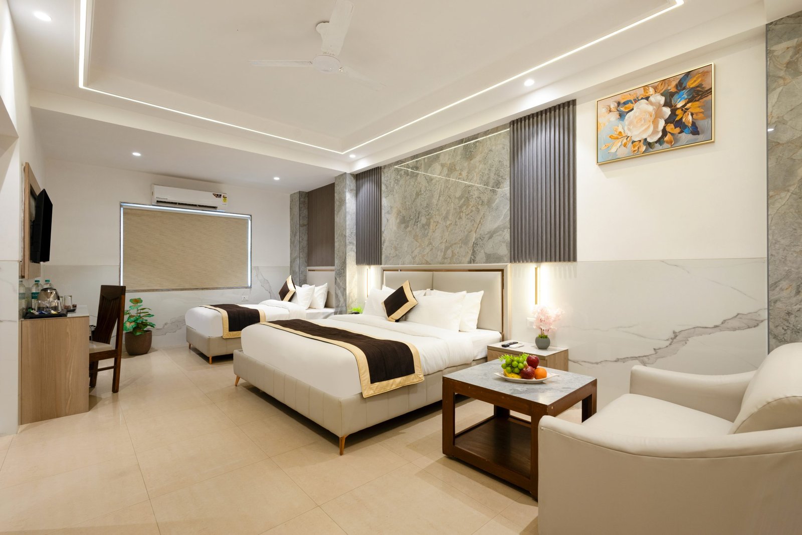 Deluxe room at Dahabi Era, hotel near Delhi Airport