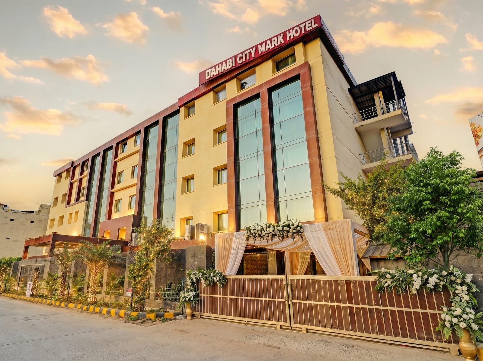 Dahabi City Mark — hotel in Gurugram